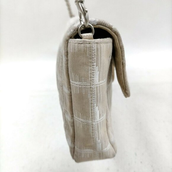 Chanel White Canvas Shoulder Bag - Picture 3 of 9